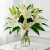 Strauß mit weißen orientalischen Lilien